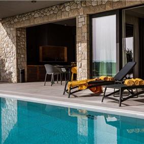 5-Bedroom Luxury Sea-View Villa with Infinity Pool near Dubrovnik – Sleeps 10